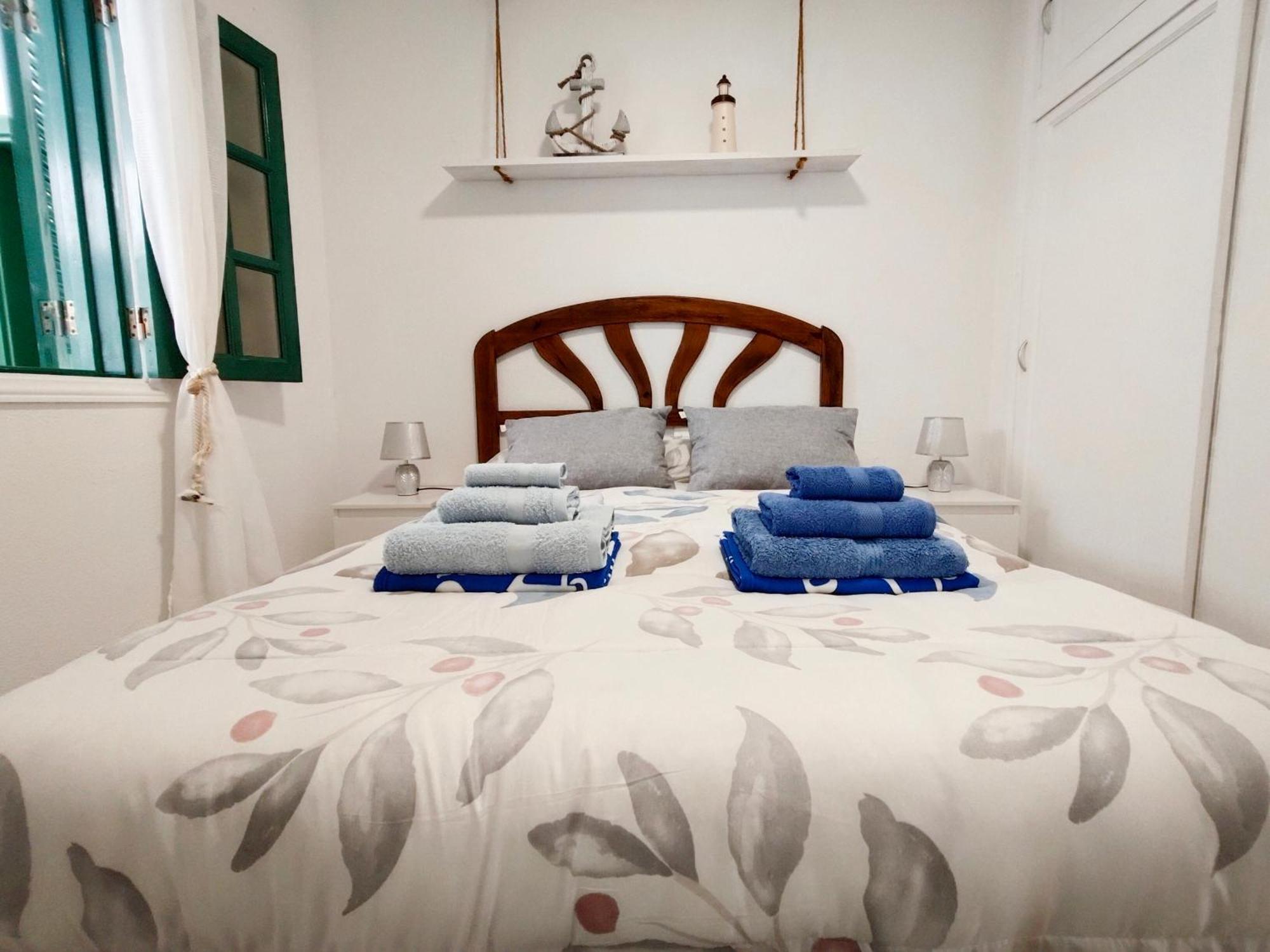 Louise 1 Minuto A Pie Del Mar Apartman Tías Kültér fotó