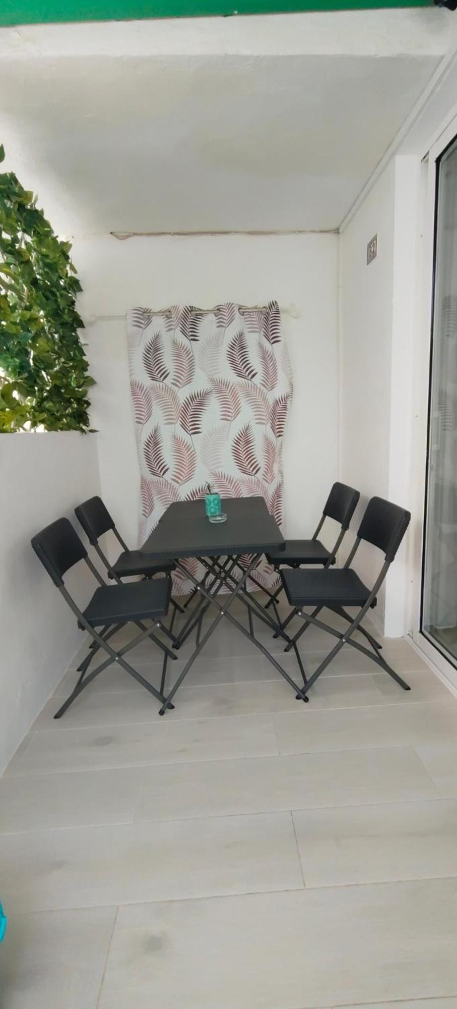 Louise 1 Minuto A Pie Del Mar Apartman Tías Kültér fotó