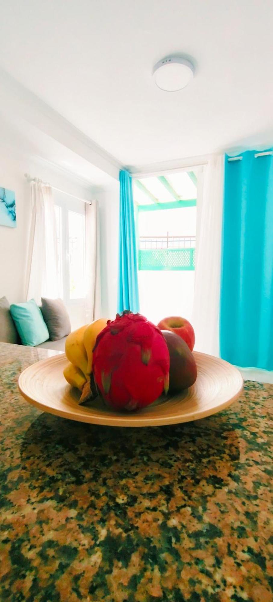 Louise 1 Minuto A Pie Del Mar Apartman Tías Kültér fotó